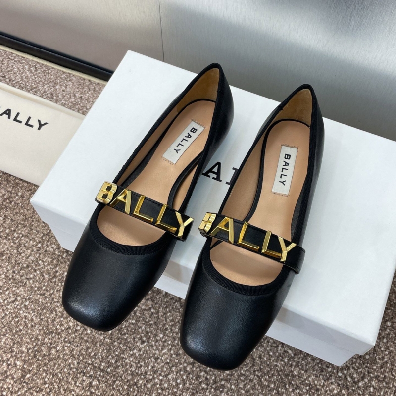 Other flat shoes